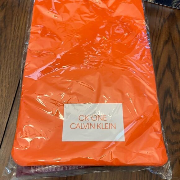NWT Calvin Klein CK one Summer Bag! Including samples! - Picture 7 of 9